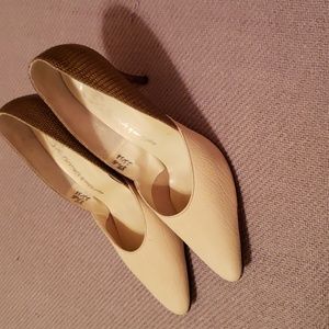 Gorgeous vintage heels, 8 1/2 B